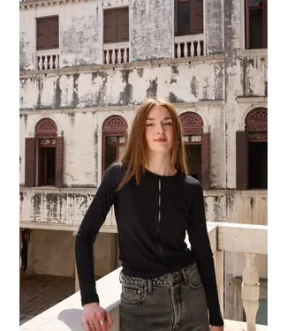 LES SOEURS LS SWEENEY SOFT RIB LS TOP/BUTTONS BLACK