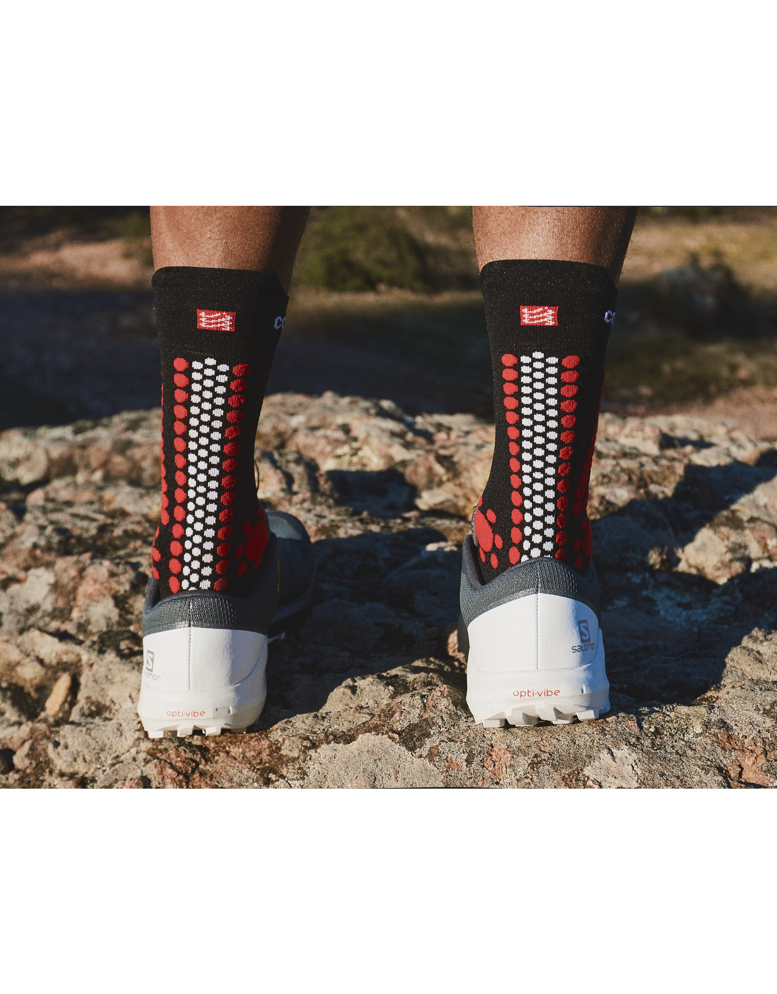 Compressport Pro Racing Socks v4.0 Trail - Black/Red