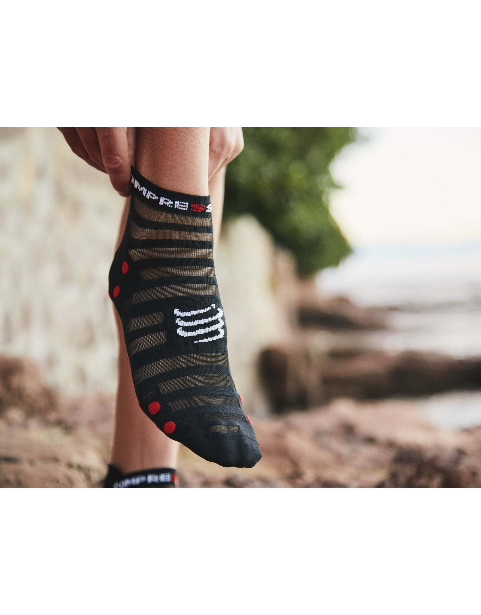 Compressport Pro Racing Socks v4.0 Ultralight Run Low - Black/Red