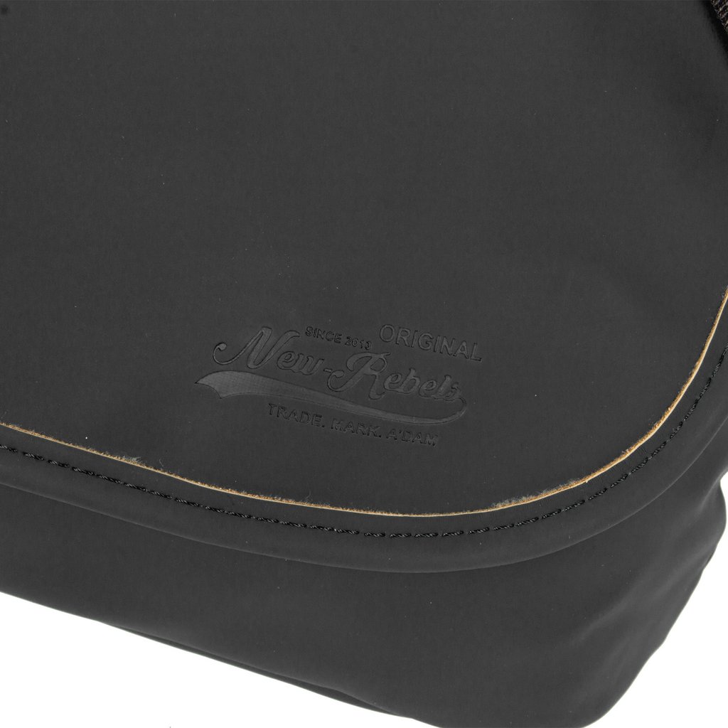 New Rebels® Mart Shoulderbag A4 Flapover Black VIII | Schoudertas