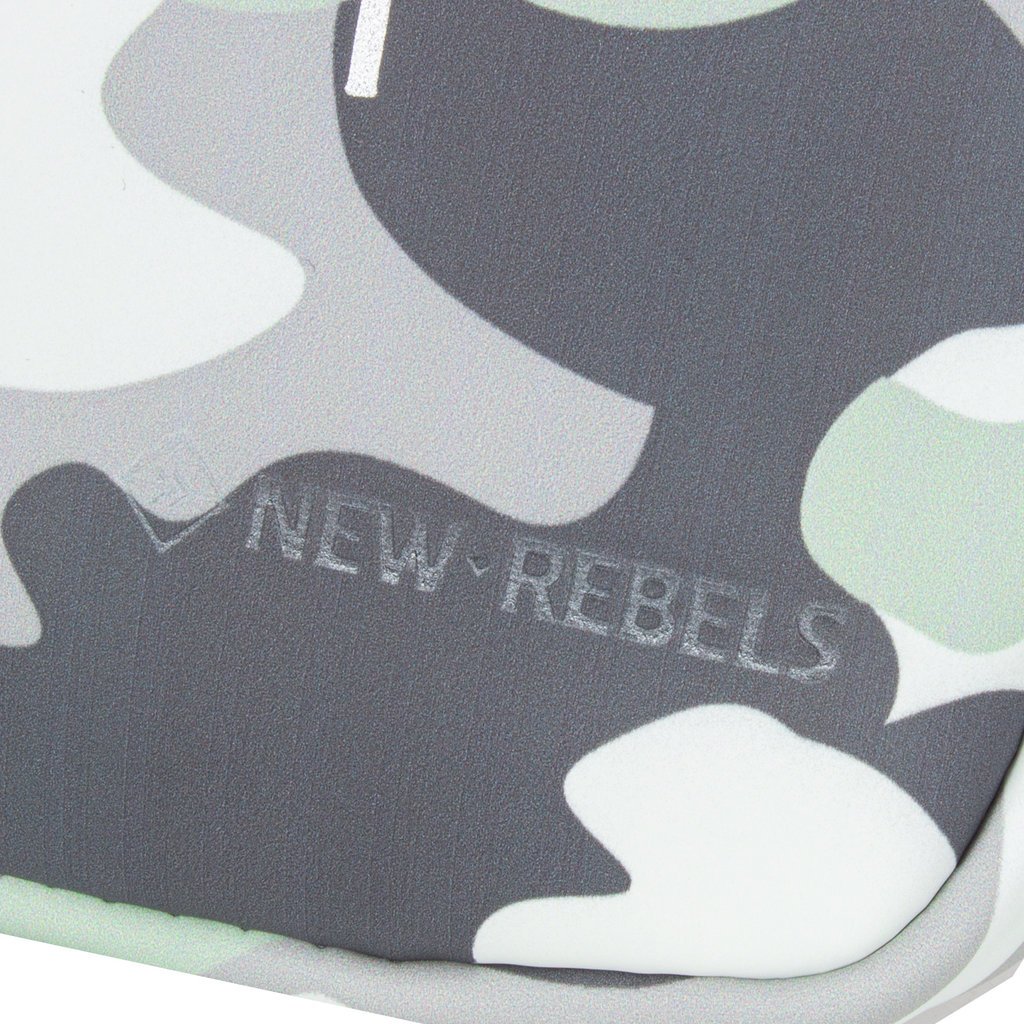 New Rebels ® Mart - Waterafstotend - Telefoontas  - Telefoontasje - Army Camouflage Mint