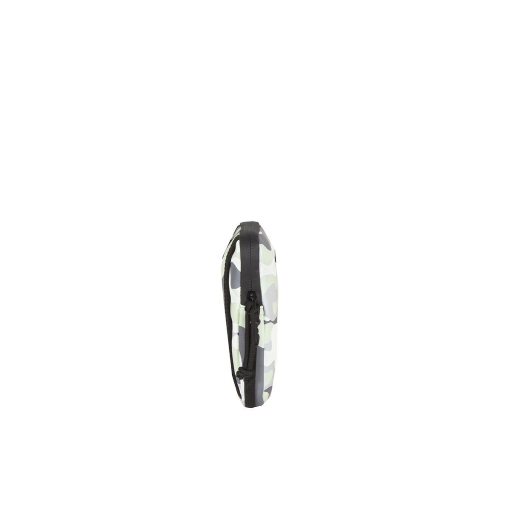 New-Rebels® Mart - Waterafstotend - Telefoontas  - Telefoontasje - 10x2x17cm - Army Camouflage Mint