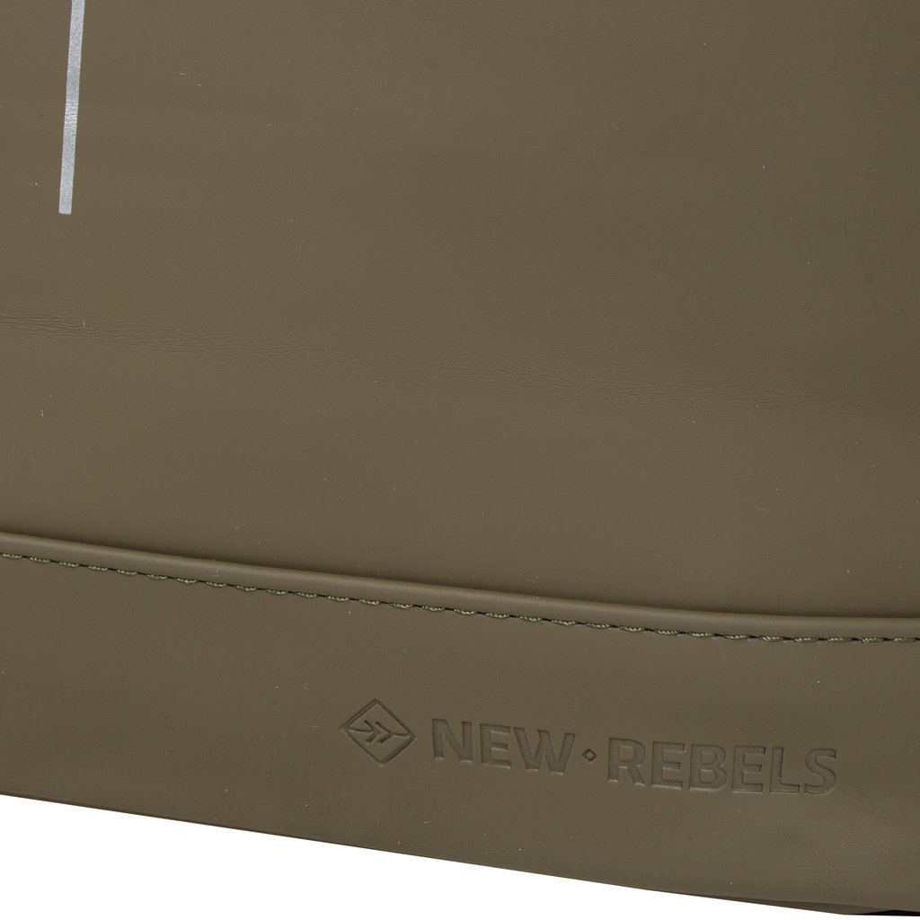 New Rebels Mart New York Olive 19L Rugtas Rolltop Waterafstotend Laptop 15.6