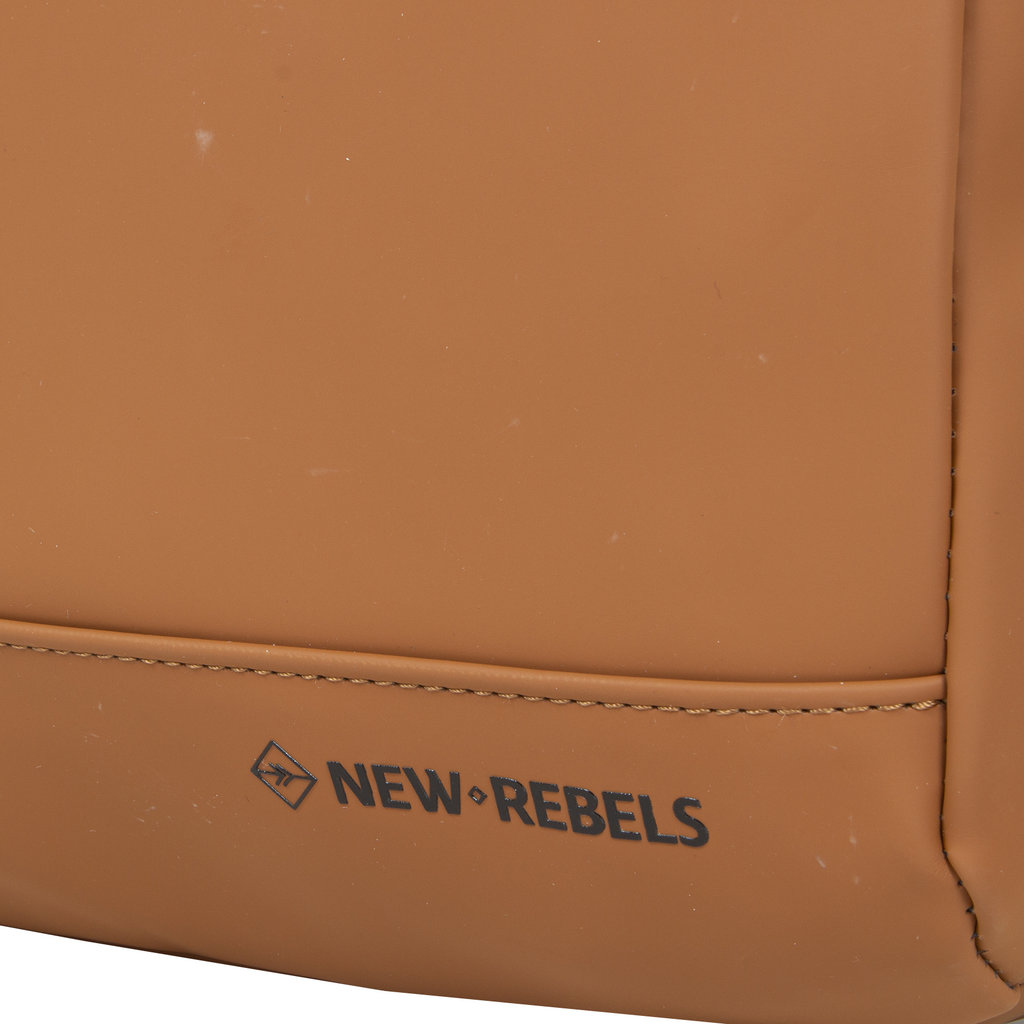 New Rebels New Rebels Harper Miami Rugzak 9L Waterafstotende Laptop Rugtas 13 inch Schooltas en Werktas van PU Comfortabel Cognac