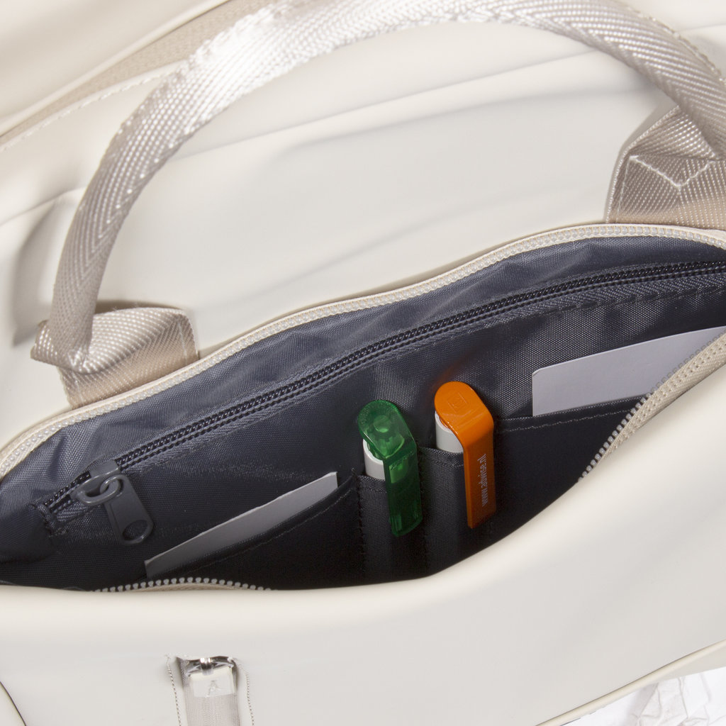 New Rebels New Rebels Harper Miami Rugzak 9L Waterafstotende Laptop Rugtas 13 inch Schooltas en Werktas van PU Comfortabel Beige