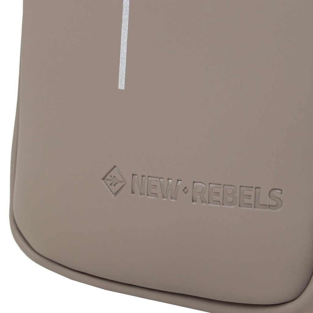 New Rebels New Rebels ® Mart - Waterafstotend - Telefoontas  - Telefoontasje - Taupe
