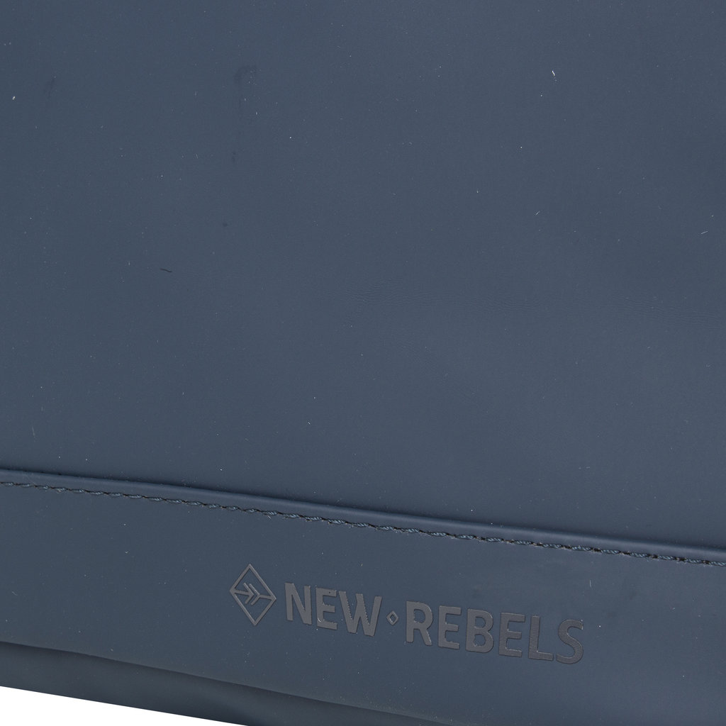 New Rebels New Rebels Daley Washington Navy 10L Rugzak Waterafstotend
