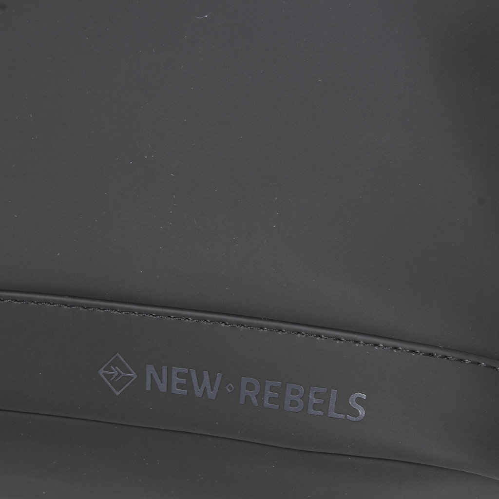 New Rebels New Rebels Daley Washington Zwart 10L Rugzak Waterafstotend