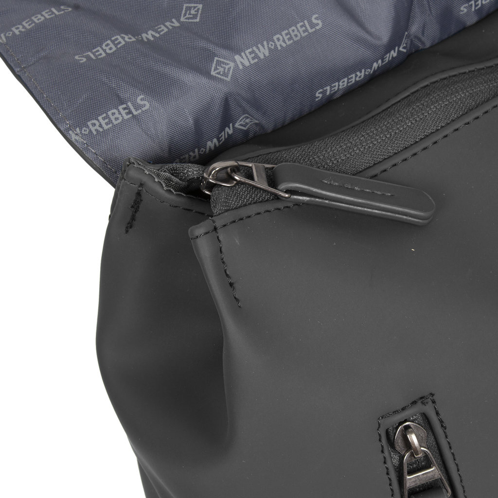 New Rebels New Rebels Daley Washington Zwart 10L Rugzak Waterafstotend