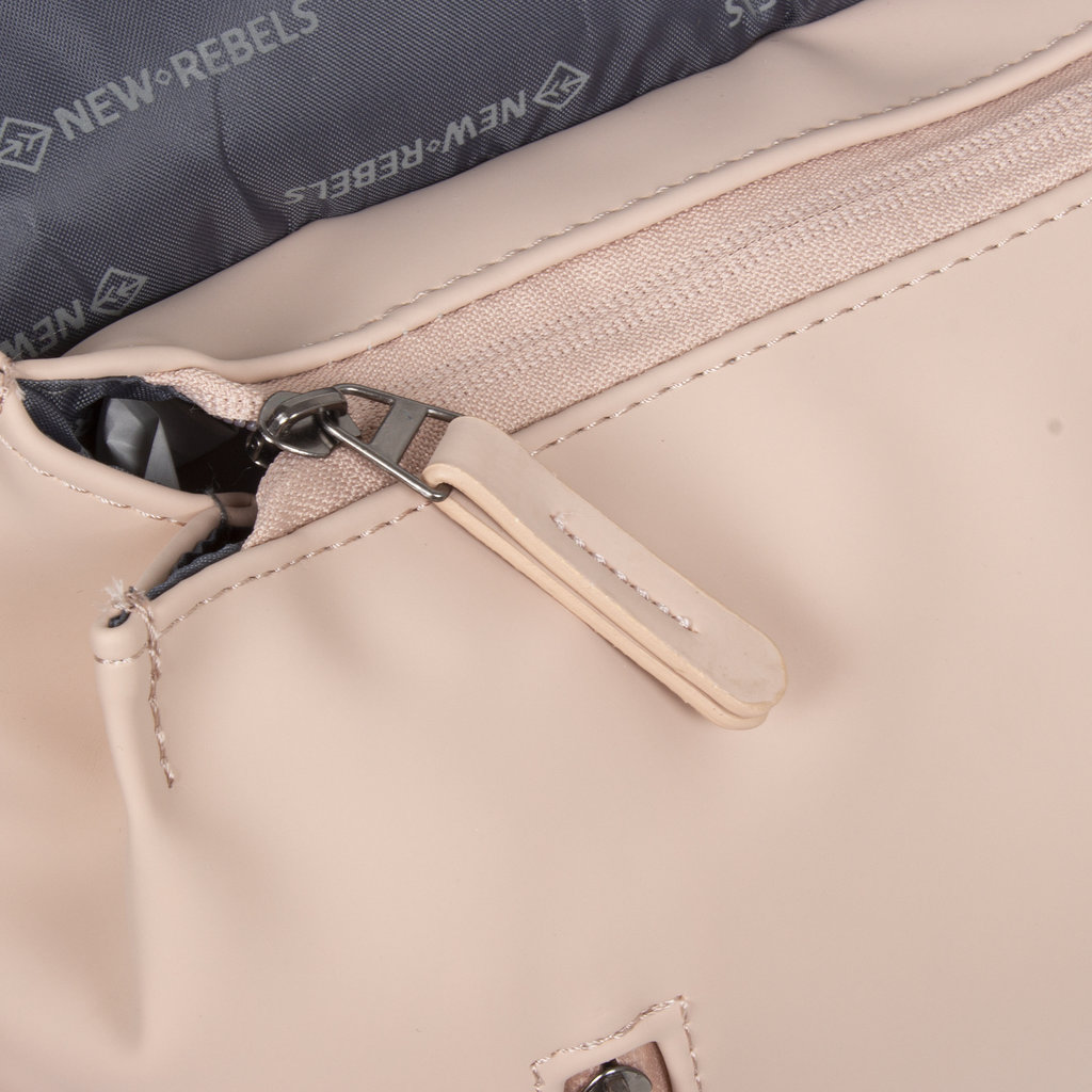 New Rebels New Rebels Daley Washington Rosa 10L Rucksack Wasserabweisend