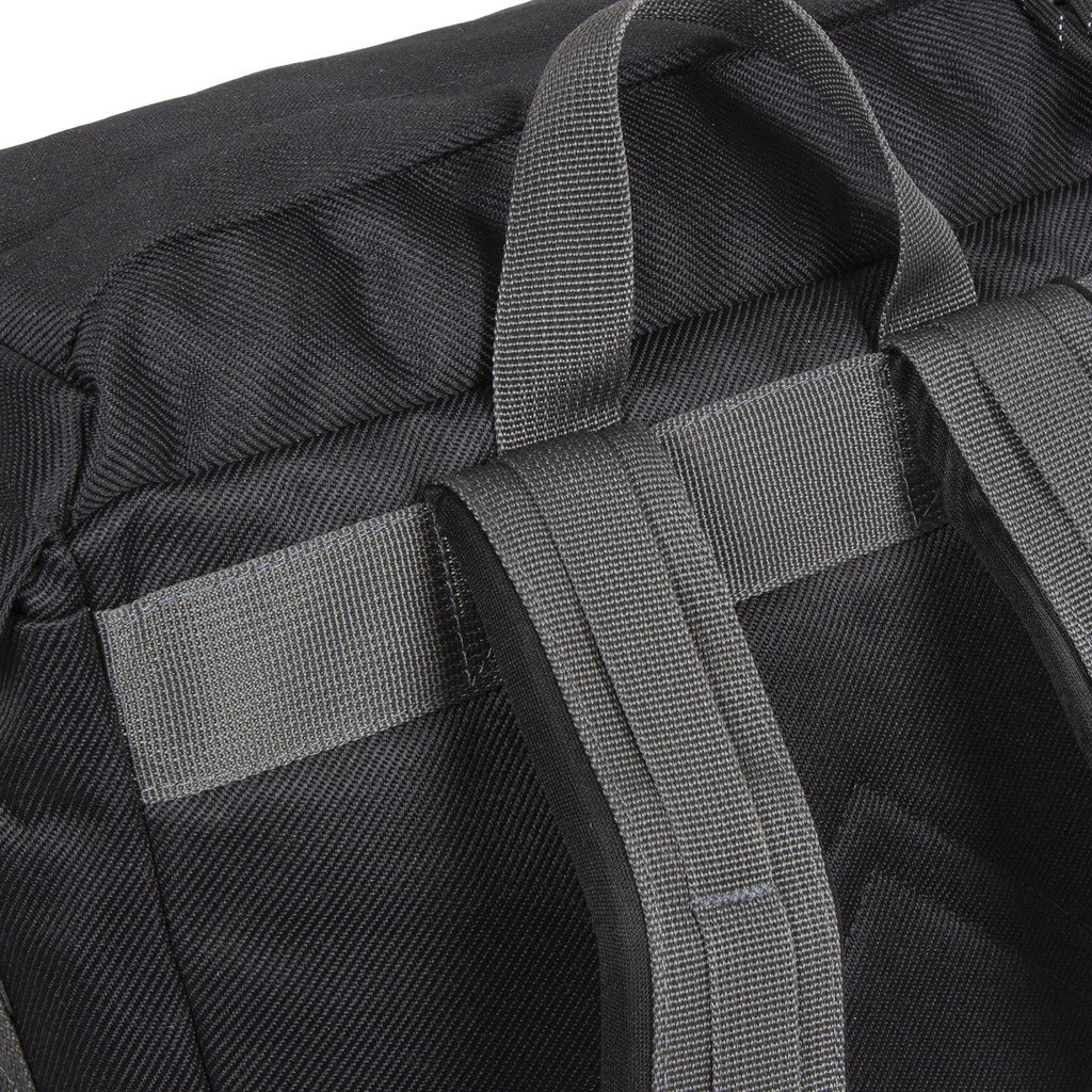 New Rebels ® Cooper Rucksack Schwarz 15L