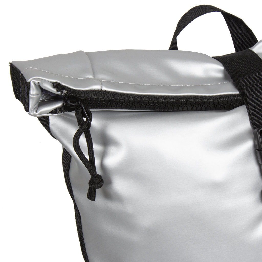New Rebels New Rebels Mart New York Metallic Zilver 21L Rugtas Rolltop Waterafstotend Laptop 15.6"