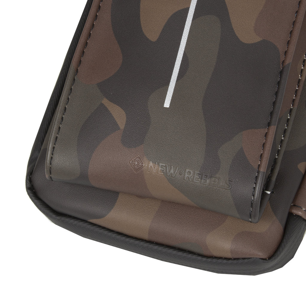 New Rebels ® Mart Wasserabweisende Handytasche Grün Camouflage