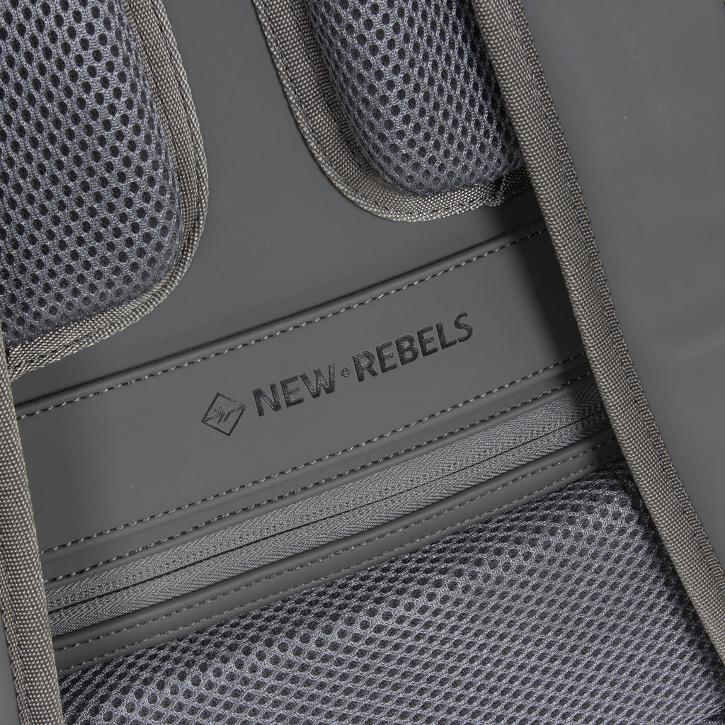 New Rebels New Rebels ® William Rugzak Antracite