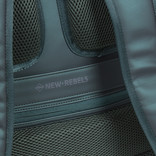 New Rebels New Rebels ® William Rugzak Donker Groen