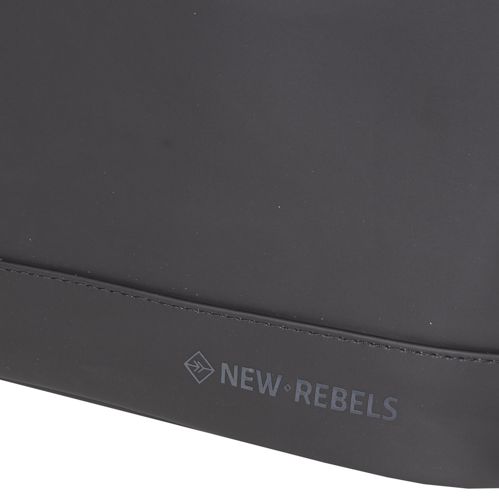 New Rebels New Rebels Daley Rugzak 14L Zwart  Waterafstotend
