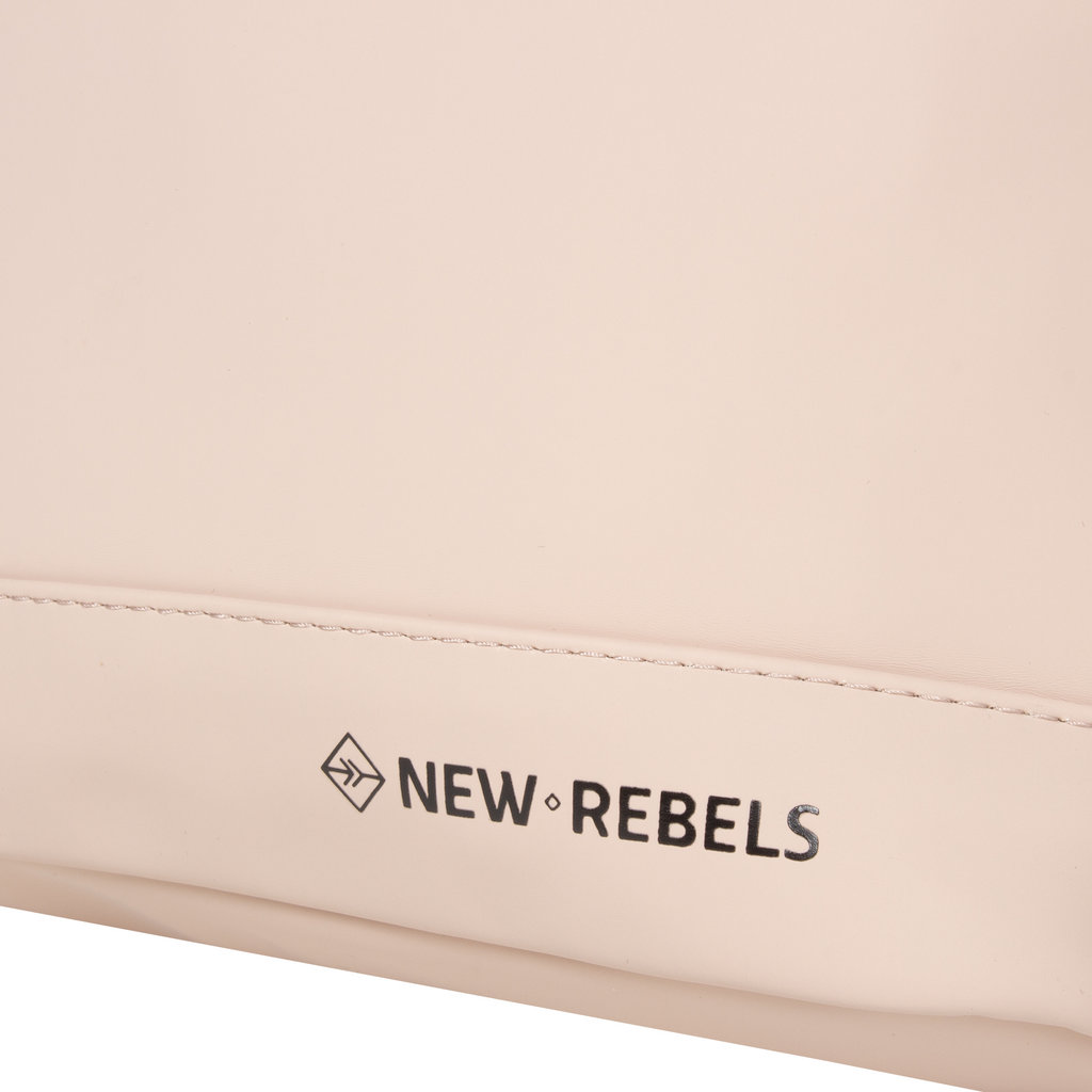 New Rebels Daley Rugzak 14L Roze Waterafstotend