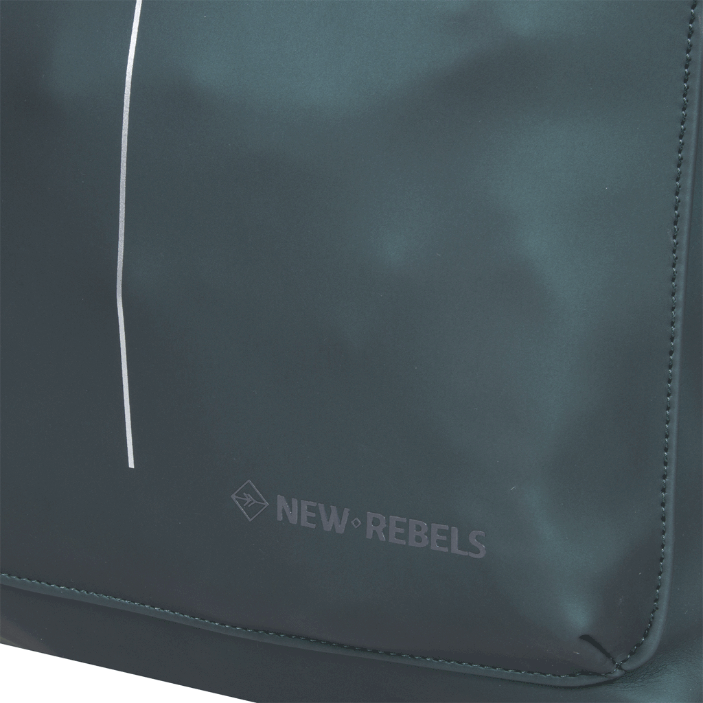 New Rebels New Rebels William Baltimore Metallic Groen 13L Rolltop Rugzak Waterafstotend Laptop 14"