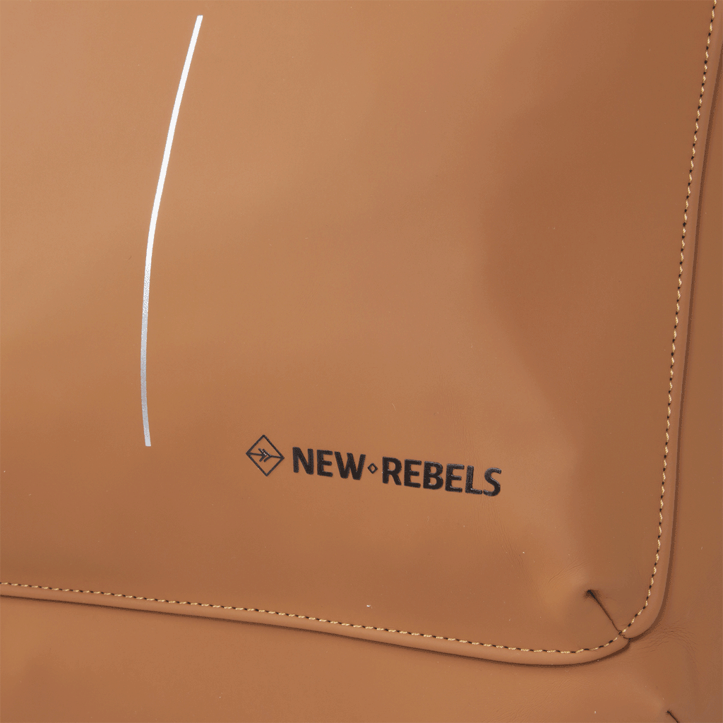 New Rebels New Rebels William Baltimore Cognac 13L Rolltop Rugzak Waterafstotend Laptop 14"