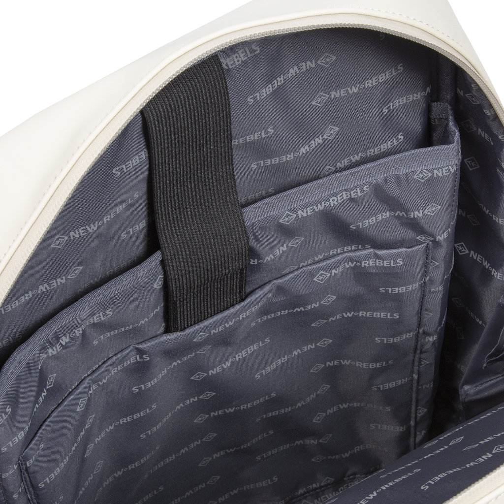 New Rebels New Rebels Julan Cape Coral Beige 14L Rugzak Waterafstotend Laptop 14.1"