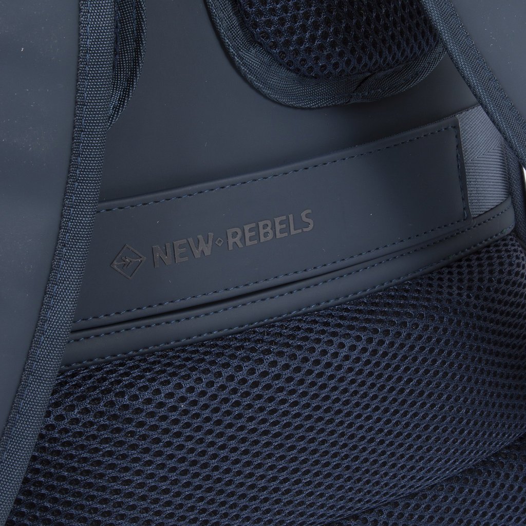 New Rebels New Rebels William Milwaukee Navy 18L Rugzak Waterafstotend Laptop 15.6"