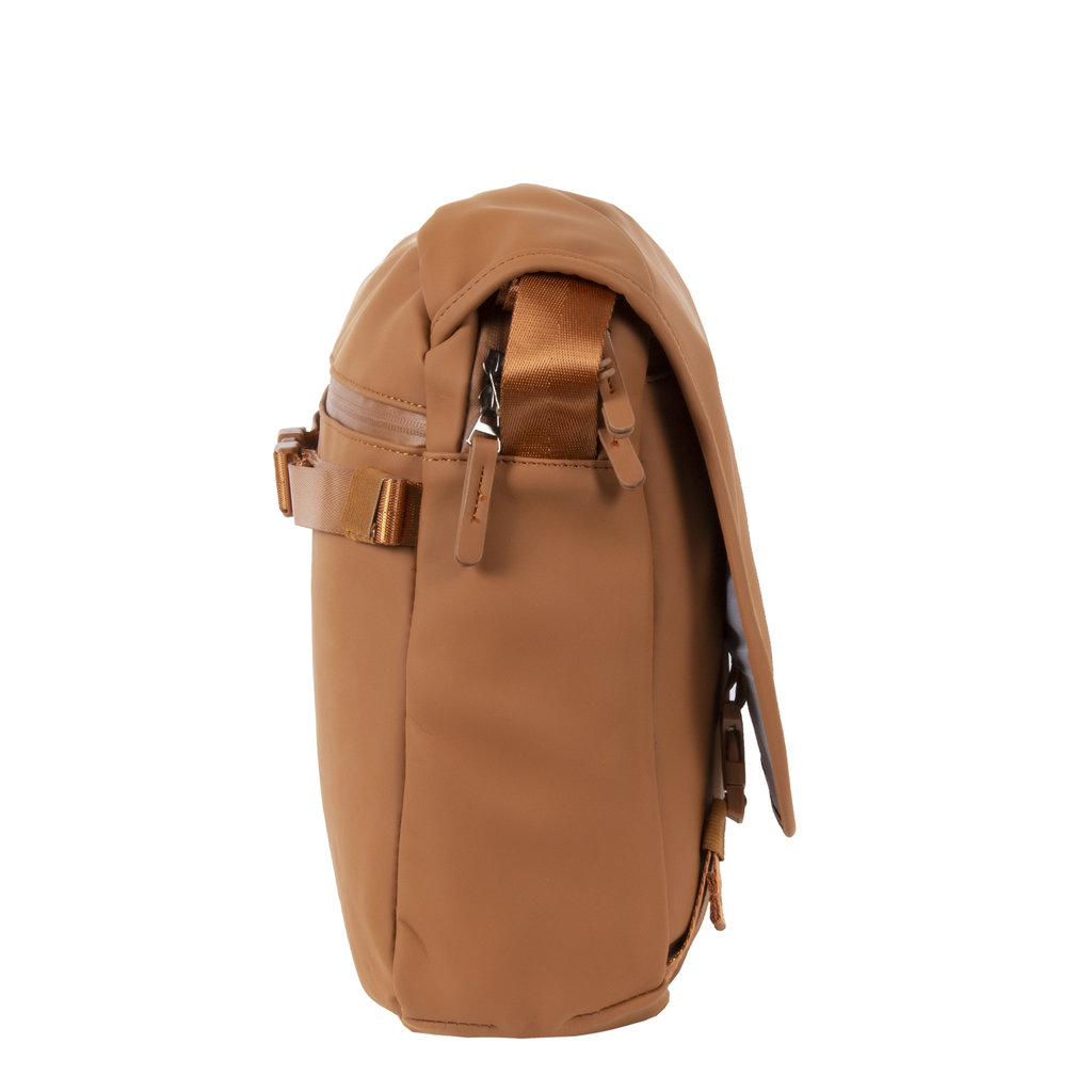 New Rebels ® William - Computer Umhängetasche - Cognac 10L -  Wasserabweisend