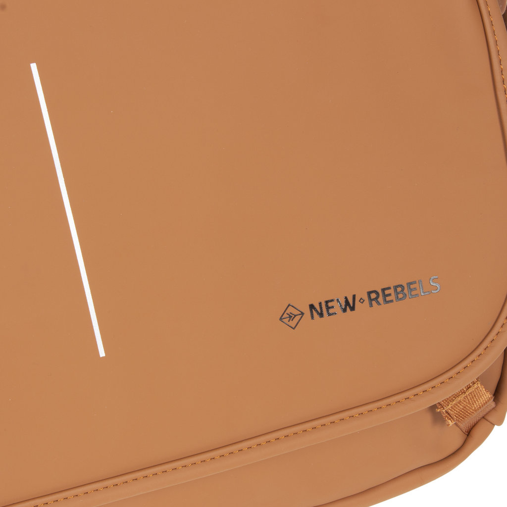 New Rebels ® William - Computer Umhängetasche - Cognac 10L -  Wasserabweisend