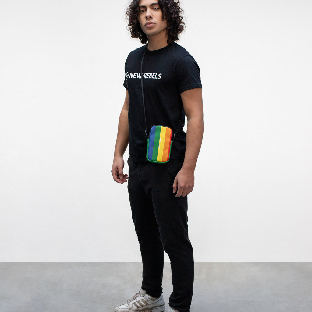 New Rebels New Rebels ® Telefoontas  Mart Rainbow Telefoontasje Regenboog Waterafstotend