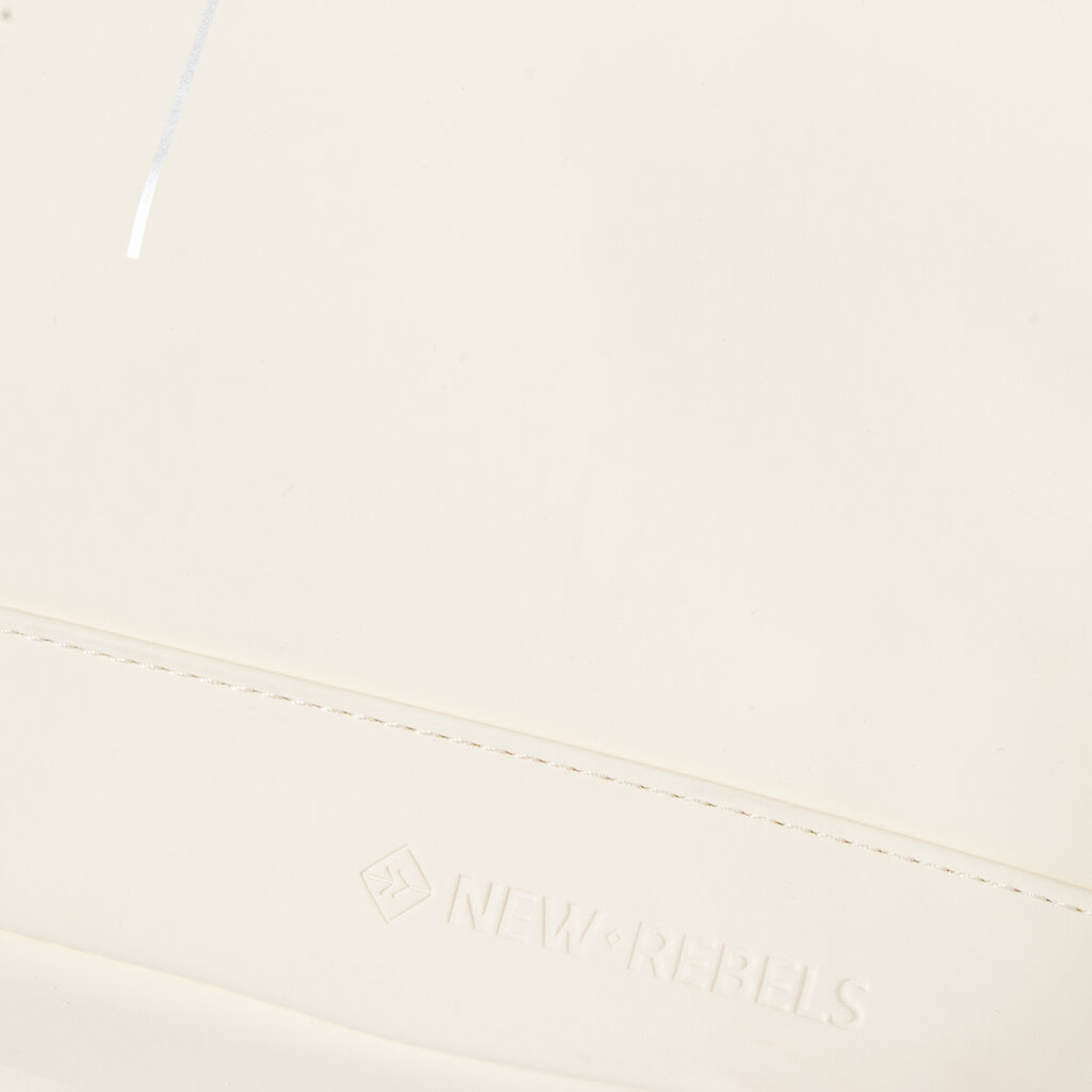 New Rebels New Rebels Mart New York Off Weiß 21L Rucksack Rolltop Wasserabweisend Laptop 15.6"