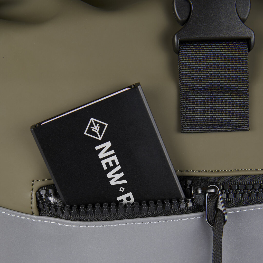 New Rebels New Rebels Bowie New York Olivgrün 21L Rucksack Rolltop Reflektion Wasserabweisend Laptop 15.6"