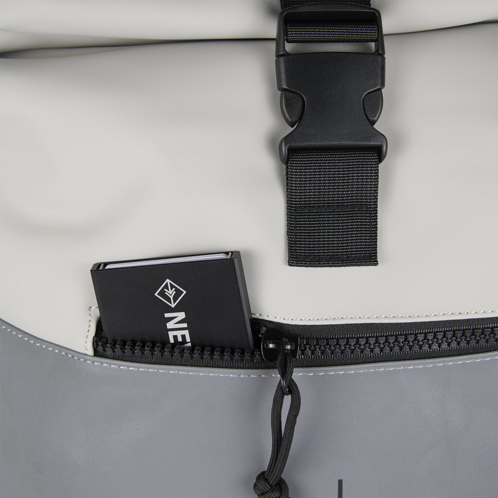 New Rebels New Rebels Bowie New York Hellgrau 21L Rucksack Rolltop Reflektion Wasserabweisend Laptop 15.6"
