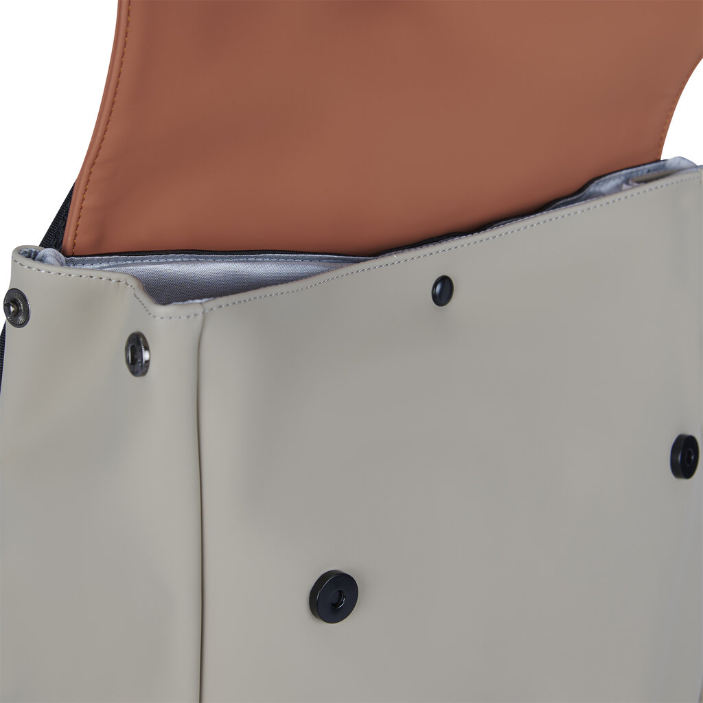New Rebels New Rebels Fane Lincoln Oranje 17L Rugtas met Flap Waterafstotend Laptop 15.6"