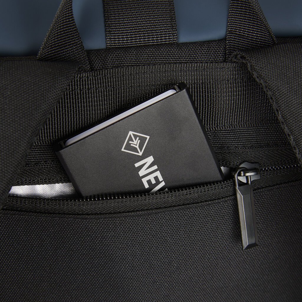 New Rebels New Rebels Omar Montgomery Marineblau 15L Rolltop Rucksack Wasserabweisend Laptop 15.6"