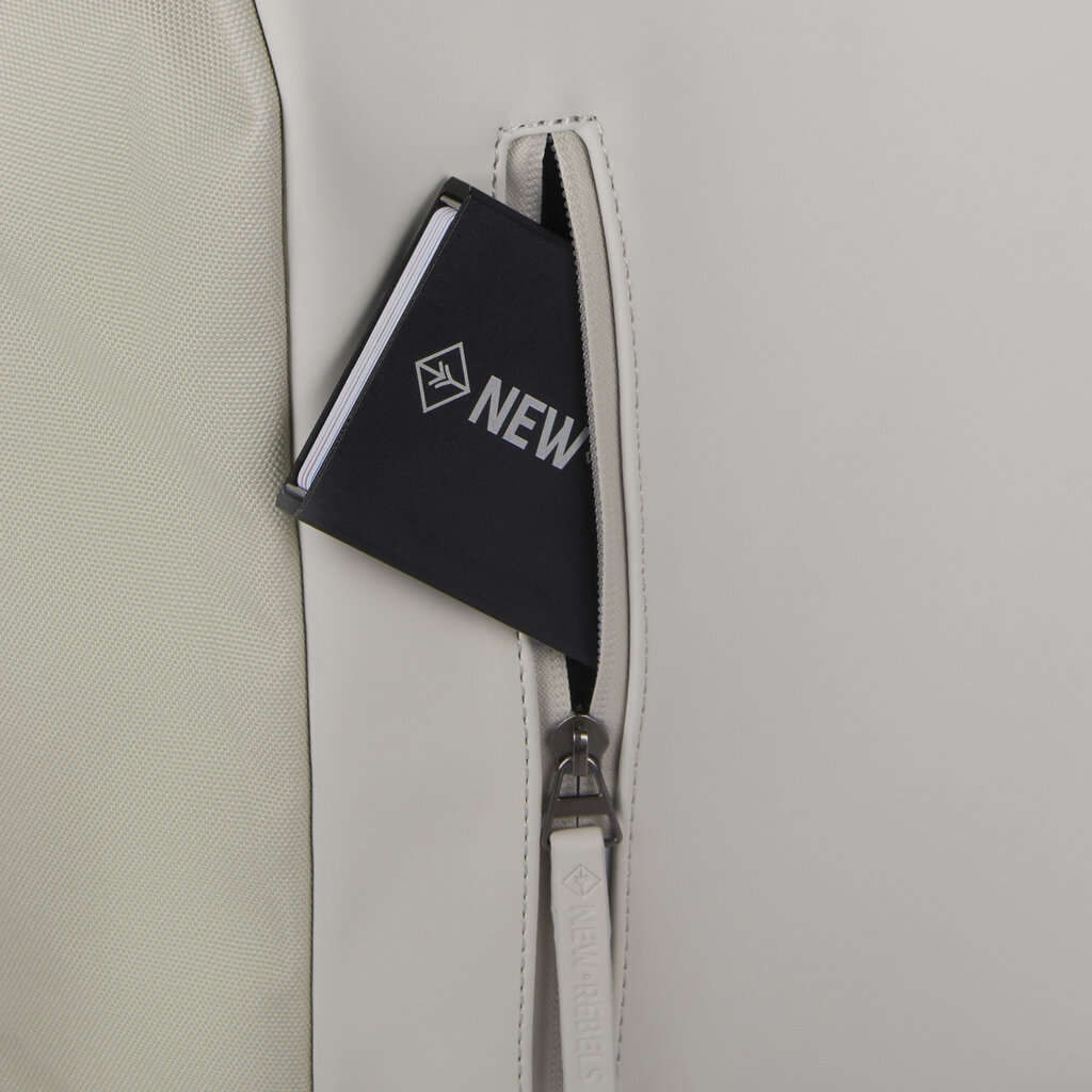 New Rebels New Rebels Ceres Dothan Lime Lichtgrijs 15L Rugtas met Flap Waterafstotend Laptop 15.6"