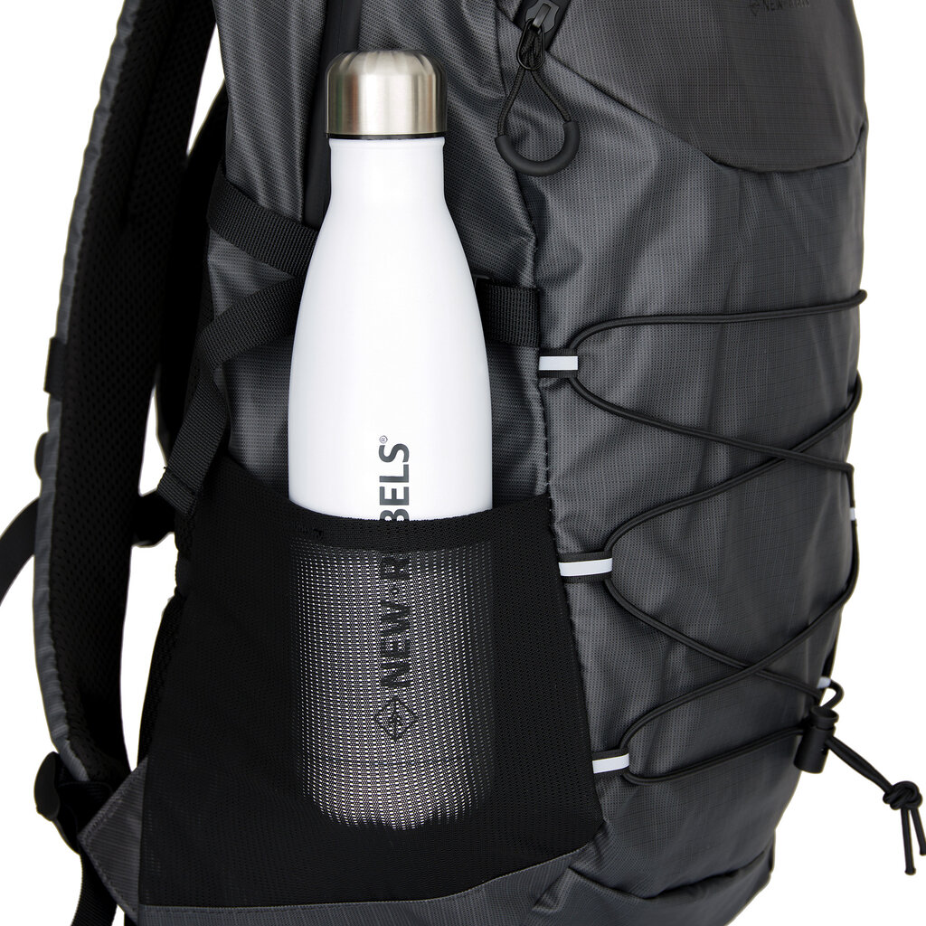 New Rebels New Rebels Hugo Carmichael Waterdichte Rugtas: 26-liter rugzak Zwart