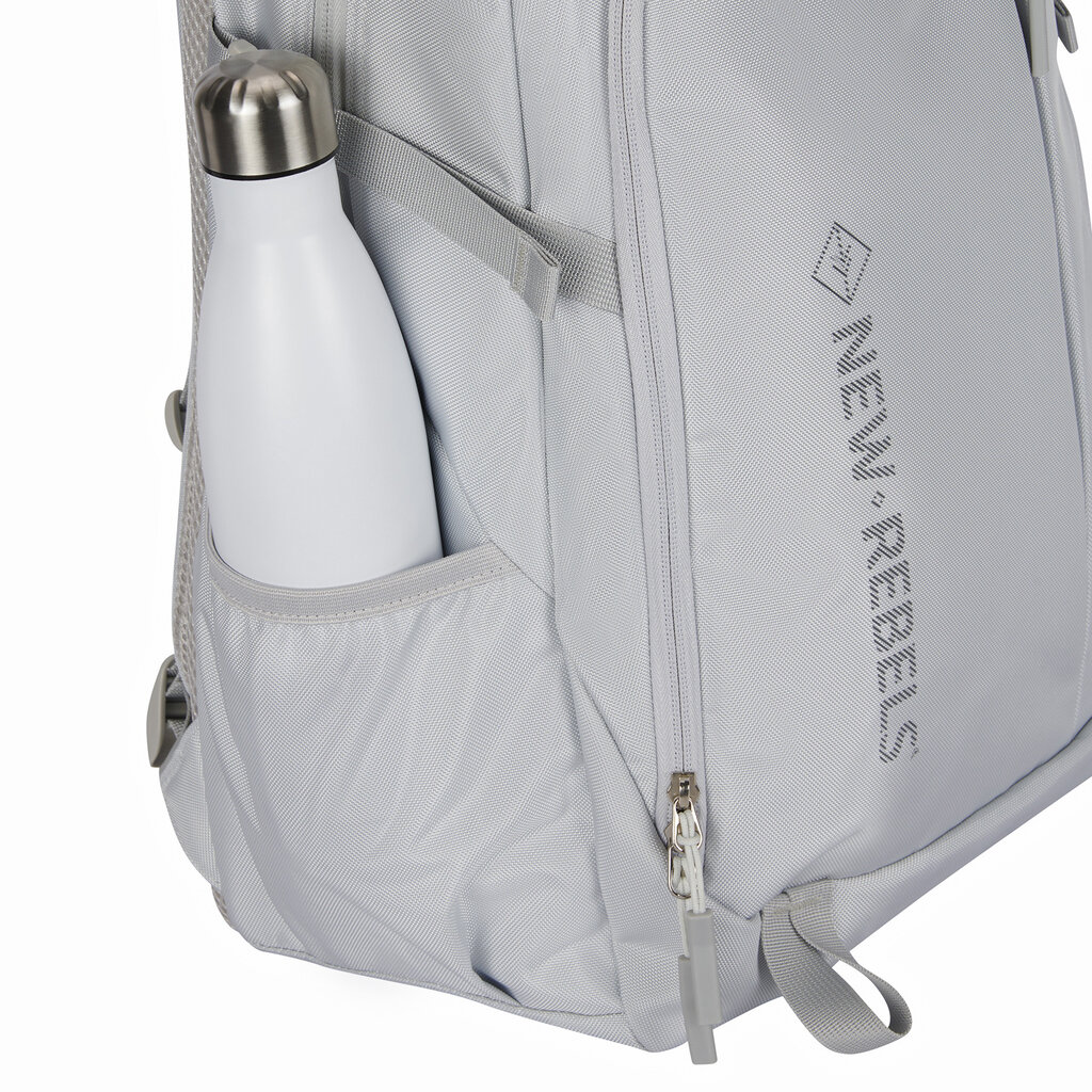 New Rebels New Rebels Vince Gilbert Hellgrau 27L Rucksack Wasserabweisend Laptop 15.6"