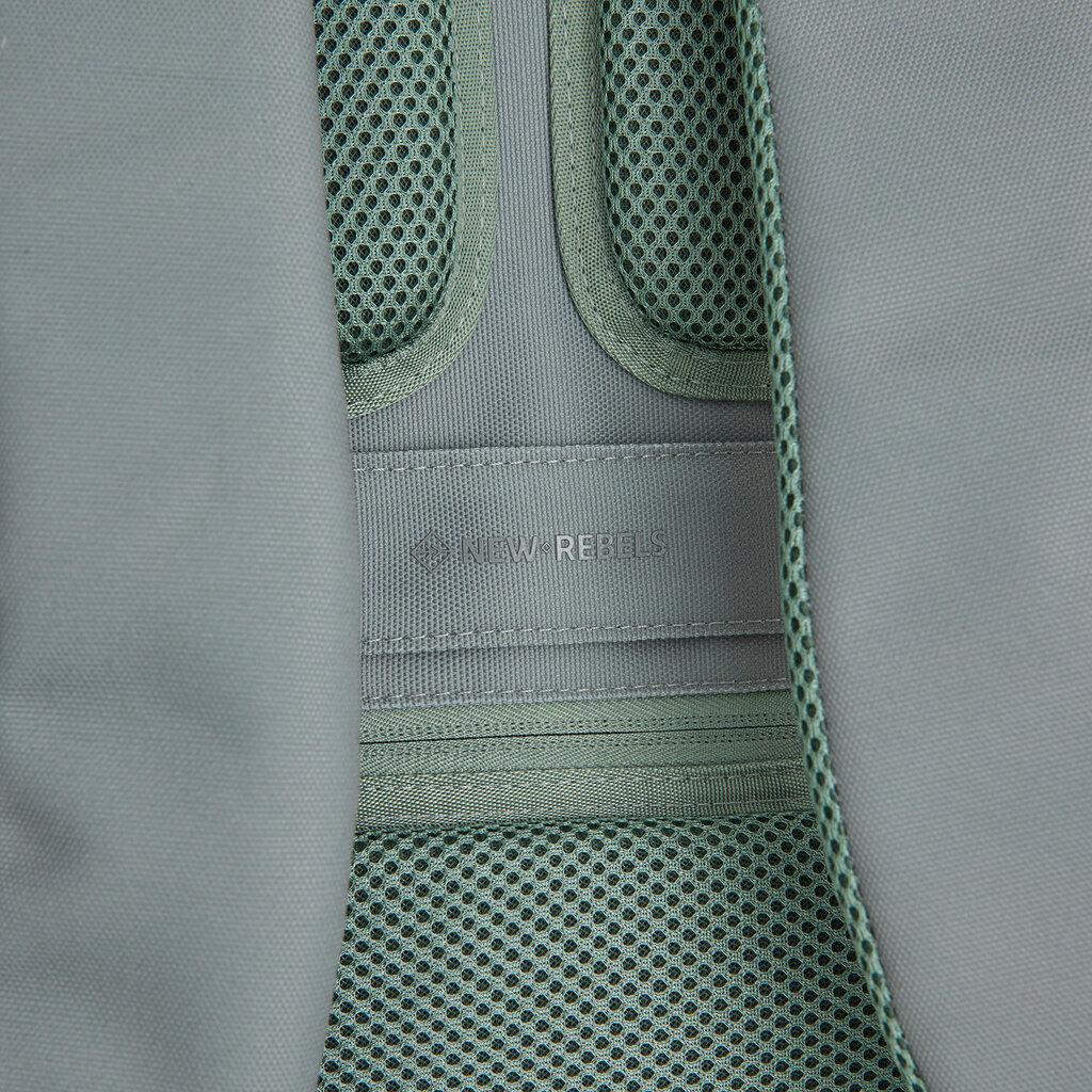 New Rebels New Rebels Valor New York salie green 21L Rugzak Rolltop Waterafstotend Laptop 15.6 inch