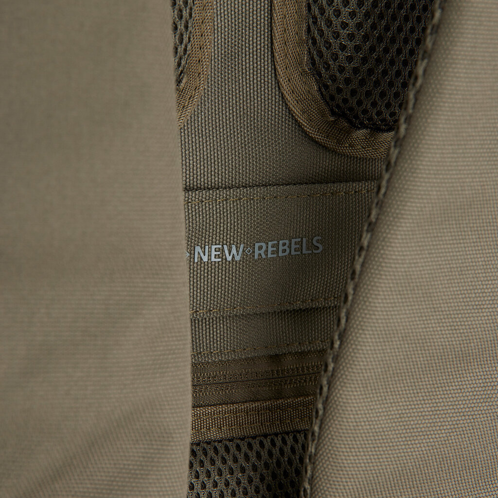 New Rebels Valor New York olivgrün 21L Rucksack Rolltop Wasserabweisend Laptop 15,6 Zoll