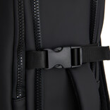 New Rebels New Rebels Jessi Easton Underseater Rugzak 17L Waterafstotend PU Handbagage 40x30x20 Airline Tas 15.6 inch Laptopvak Zwart