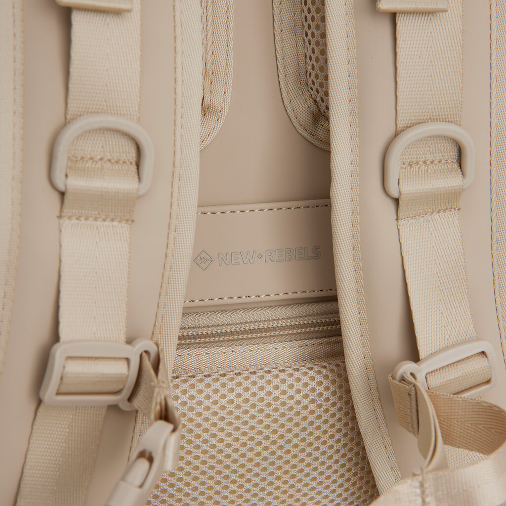 New Rebels New Rebels Jessi – Womby Weekend Travel Bag Underseater  Backpack – 27L Water-Repellent Cabin Bag – 30x20x45 cm  Beige