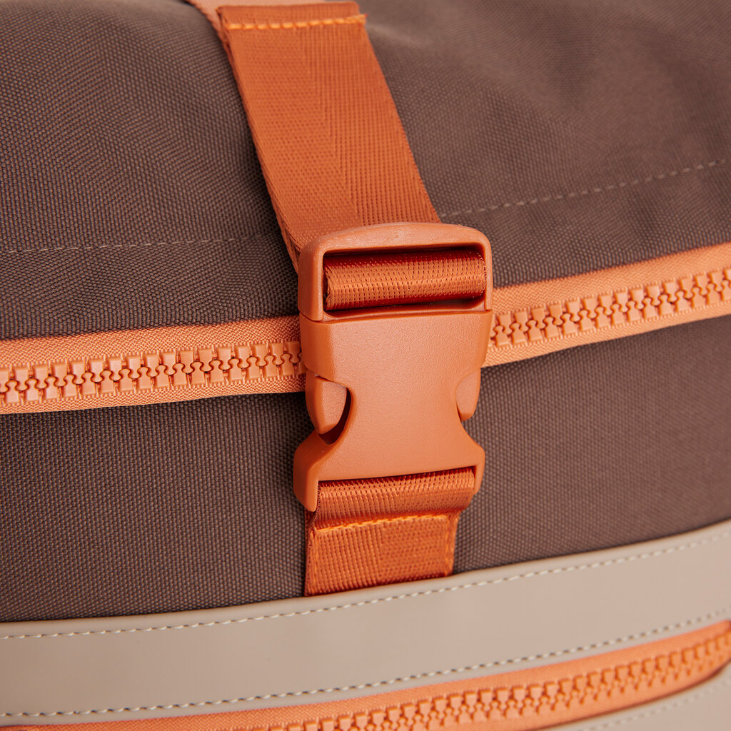 New Rebels New Rebels Ferron New York Rolltop Rugzak 16L Coffee