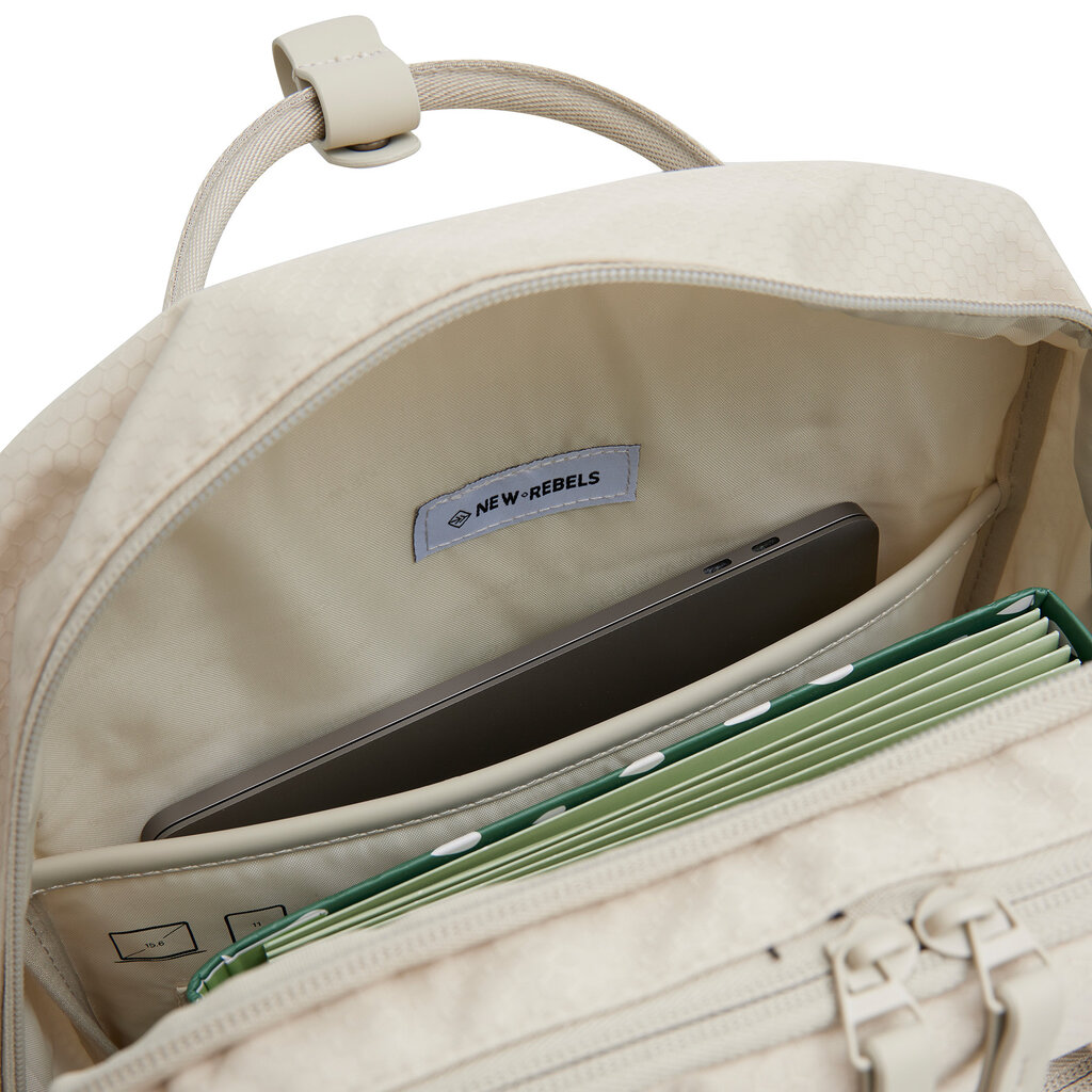 New Rebels New Rebels Trondheim Rugzak – Laptop Rugtas 15,6 inch – Schooltas & Werktas – Waterafstotend – 18L – Nylon/PU – Beige