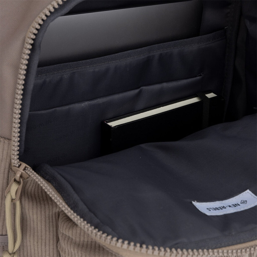 New Rebels New Rebels Los Angeles Ribbi Rolltop Rugzak 13L – Stevig Rib Polyester – Lichtgewicht Schooltas & Werktas - Taupe
