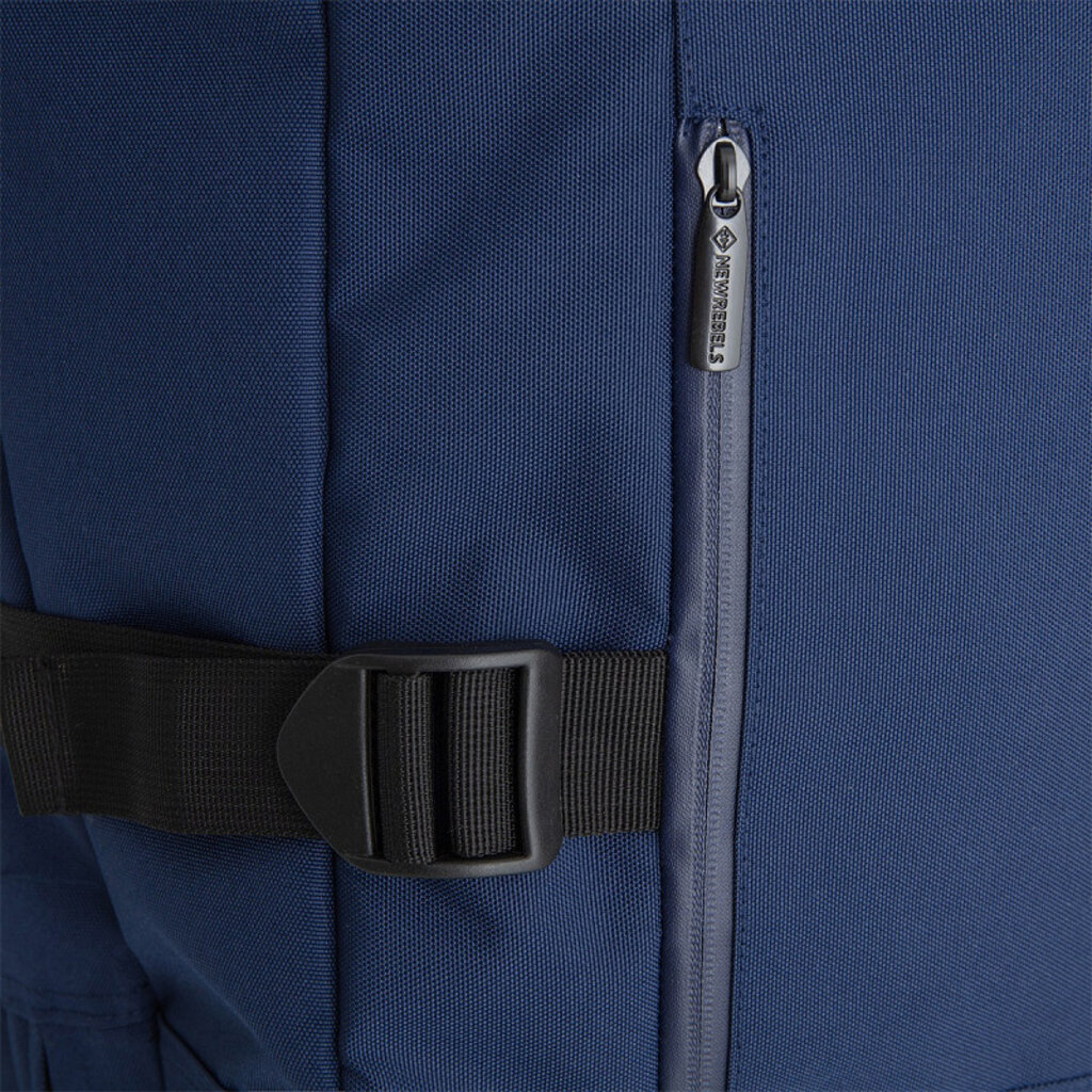 New Rebels New Rebels Gassaway Trolley 35L Robuster, Leichter Reisekoffer mit Doppelrollen – Navy Blue