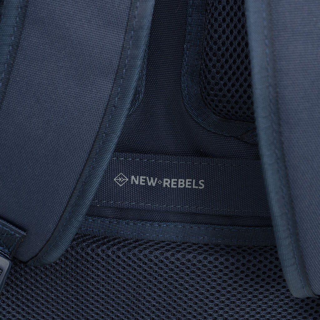 New Rebels New Rebels Valor Weverly School / Werktas Rugzak - 9,5L – Stevig 900D Polyester - 4 Compartimenten Laptopvak 14” - Waterafstotend Velvet Navy