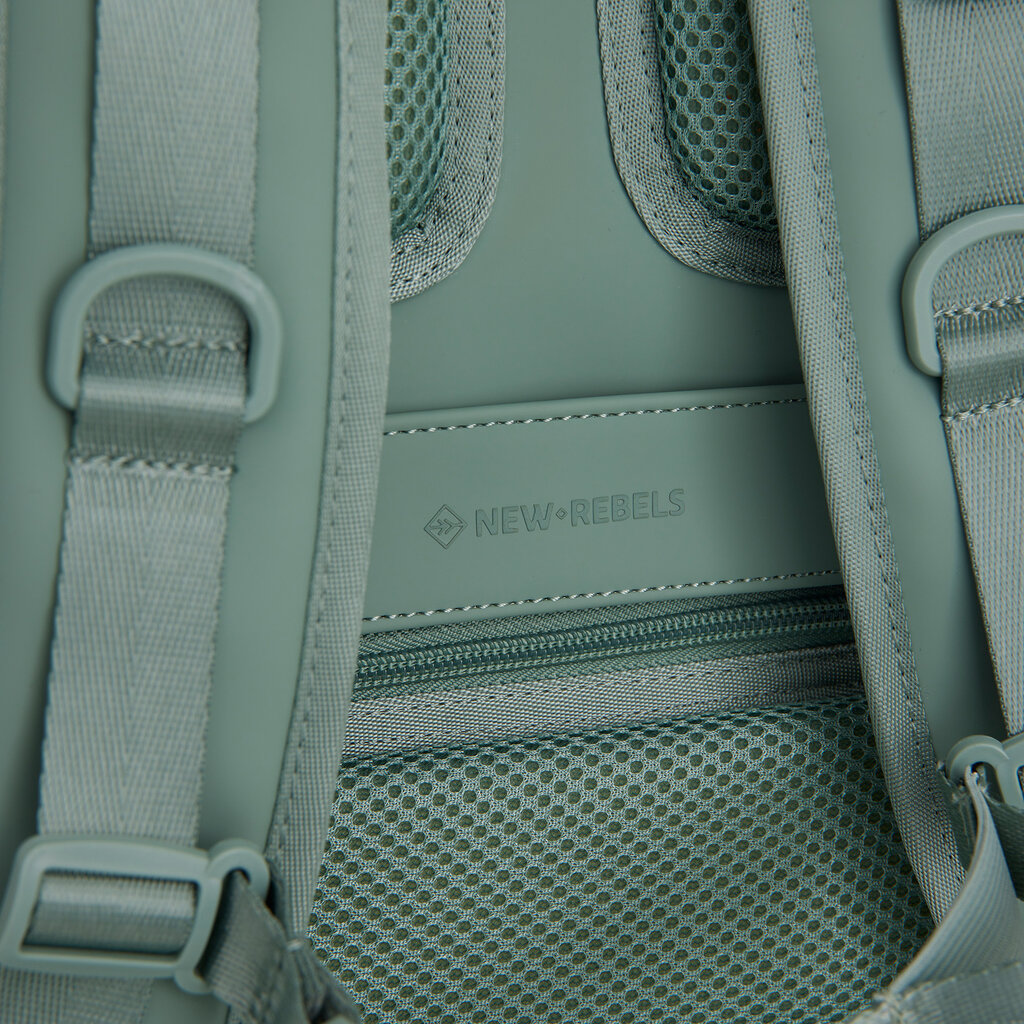 New Rebels New Rebels Jessi – Womby Wochenend-Reisetasche Underseater – 27L Wasserabweisender Kabinenrucksack – 30x20x45 cmSalie Grün