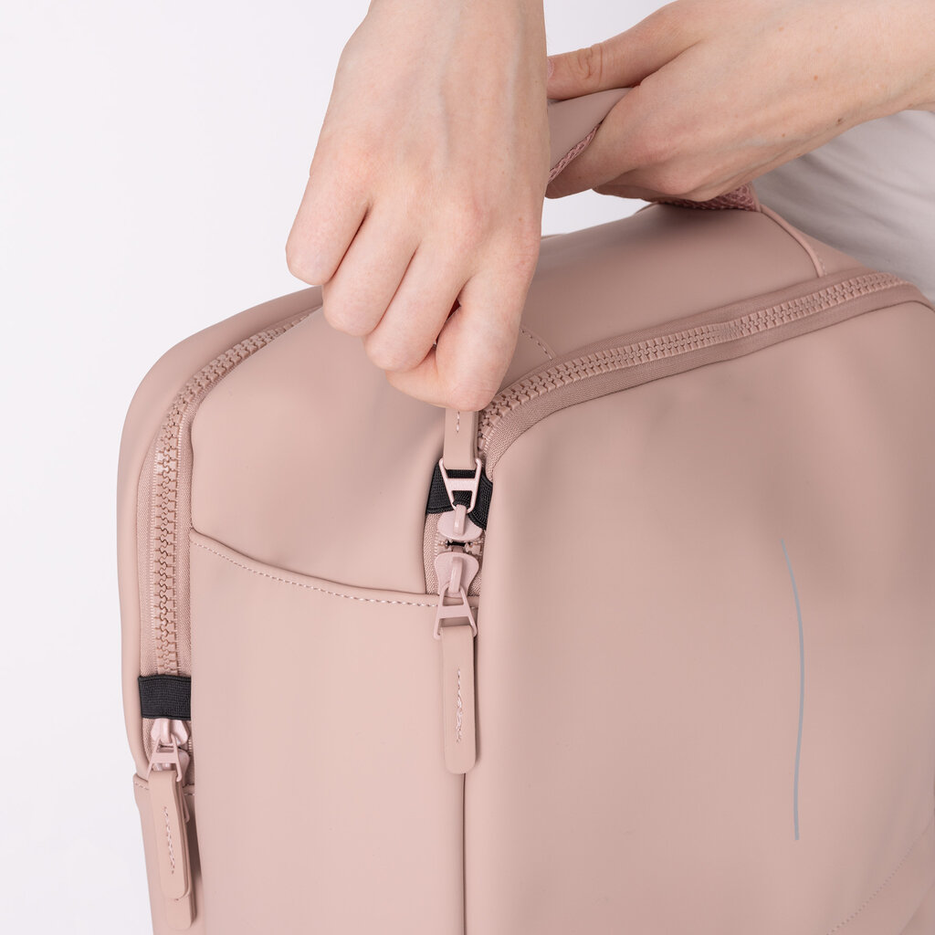 New Rebels New Rebels Jessi Easton Underseater Rucksack 17L Wasserabweisend PU Handgepäck 40x30x20 Airline Tasche 15,6 Zoll Laptopfach Altrosa