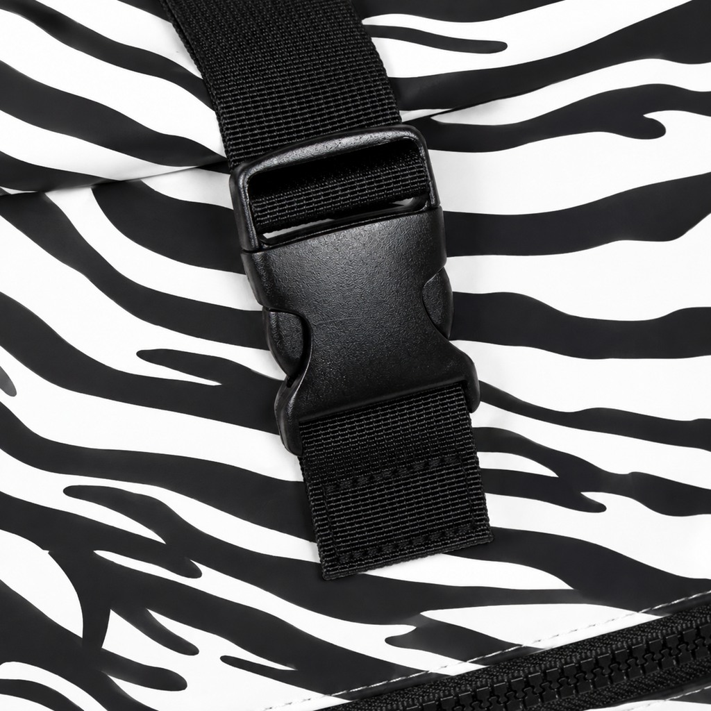 New Rebels New Rebels Mart New York Zebra 21L Rugzak Rolltop Waterafstotend Laptop 15.6”