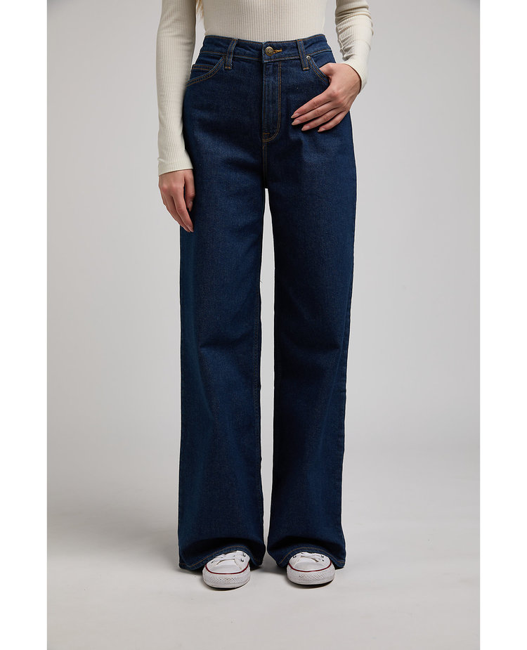 Lee STELLA A LINE THATS RIGHT