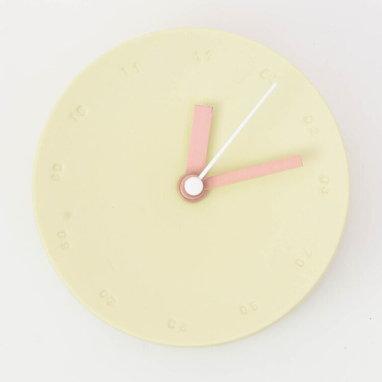 Studio Harm&Elke Klok porselein Yellow met witte secondewijzer